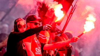 fanoušci, pyrotechnika