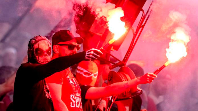 fanoušci, pyrotechnika