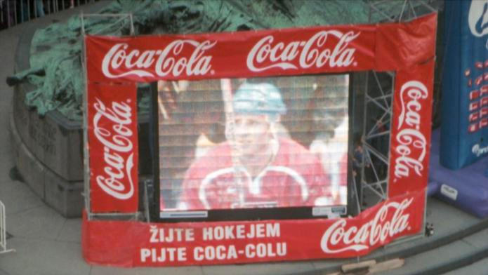 Coca-Cola byla součástí i příletu zlatých hokejistů ze ZOH Nagano 1998 na Staroměstské náměstí.