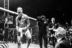 Cena za akci je cca. 60 milionů dolarů, tu má uhradit společnost UFC, která zápasnické show organizuje.
