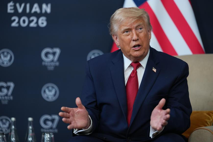 „Pokud se Írán nebude chovat dobře, zaútočíme,“ řekl Trump. Dohoda není definitivní