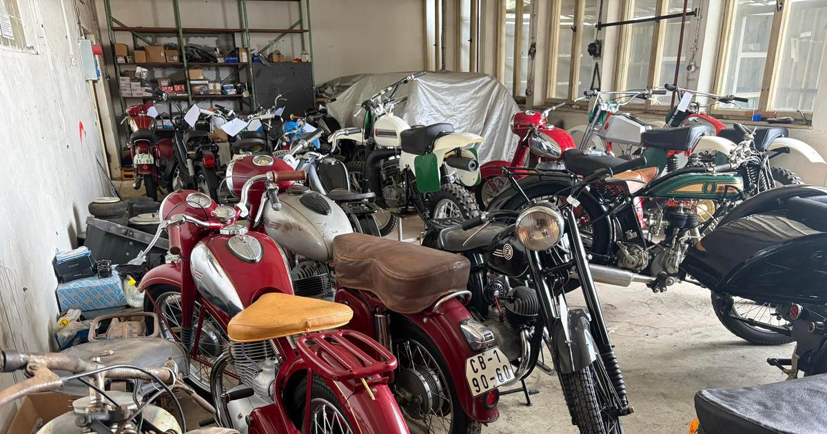 Poklady ze stodoly na prodej. Nejen československé motorky, motory i rarity začínají na jedné koruně