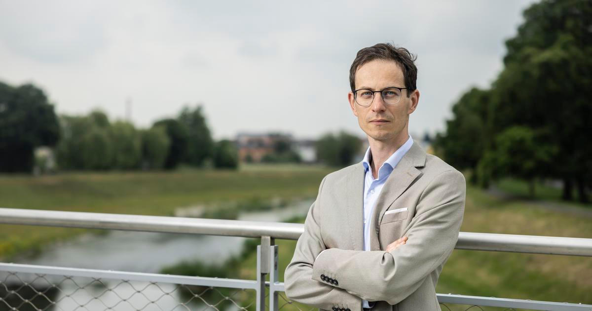 Od noblesní zábavy aristokratů k fanouškovským rvačkám mezi dělníky. Jaké byly počátky fotbalu v Čechách