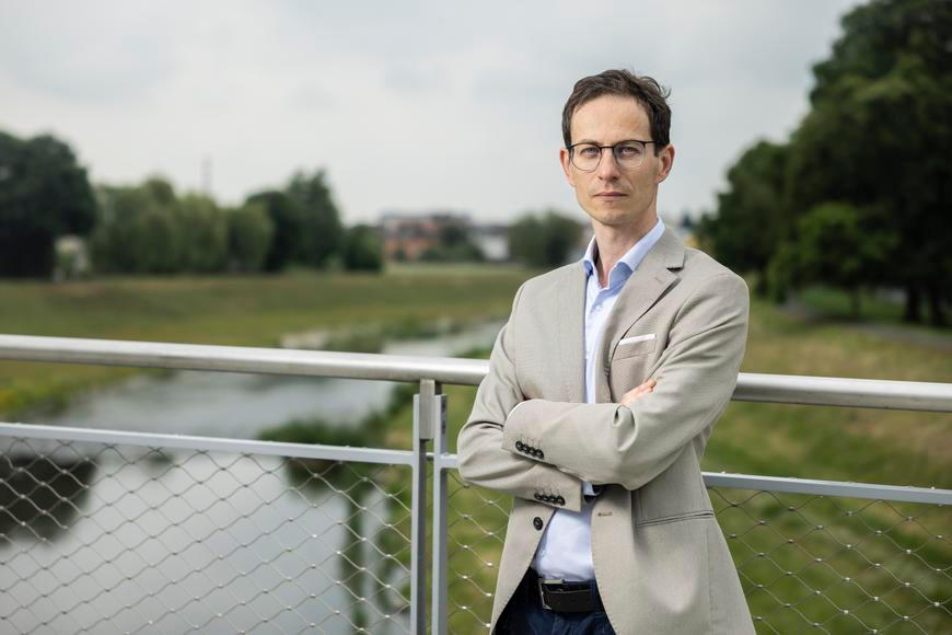 Od noblesní zábavy aristokratů k fanouškovským rvačkám mezi dělníky. Jaké byly počátky fotbalu v Čechách