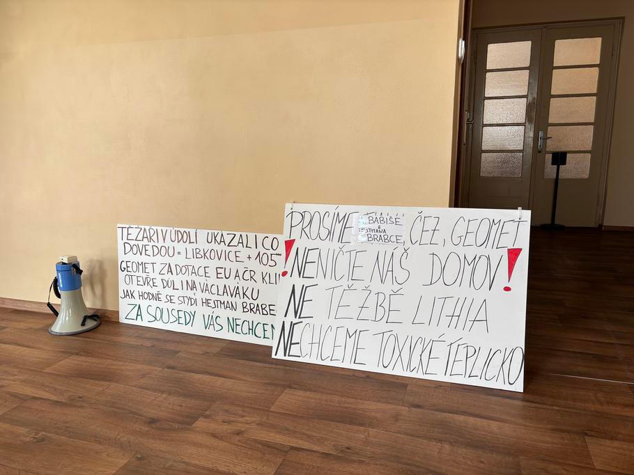 Vyhrocené veřejné projednávání záměru na těžbu lithia ukázalo, že řada místních má s vrtáním do Krušných hor velký problém.