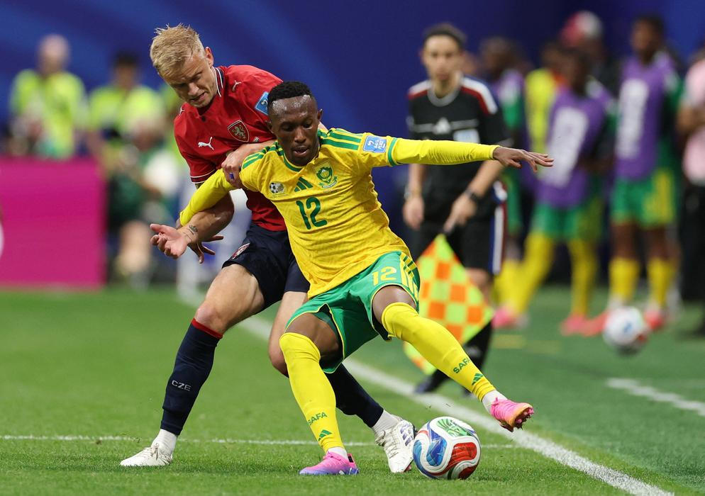 Jaroslav Zelený a Thapelo Maseko v zápase Česko - JAR na MS 2026