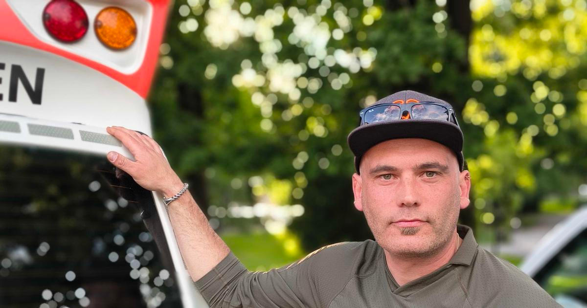 „Došly nám peníze.“ Záchrana vojáků vázne, kvůli sanitkám prodal i krávy