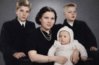 Takhle vypadali zavraždění Gabriela, Manfred, Ferdinand a Bernhard Polákovi. Kvůli obavám o bezpečnost v Praze odjeli na konci války k rodičům na venkov.
