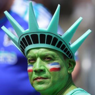Americký fanoušek na zápase MS 2026 USA - Austrálie