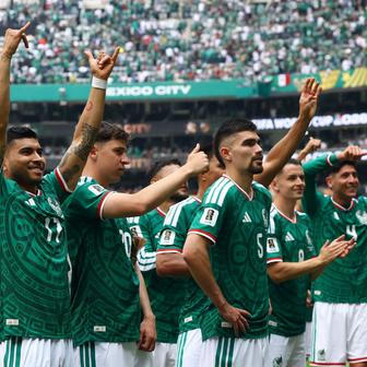 Mexická radost v zápase proti JAR na Aztéckém stadionu
