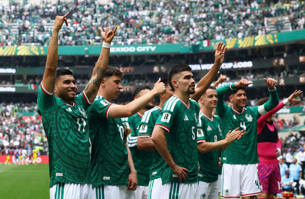 Mexická radost v zápase proti JAR na Aztéckém stadionu
