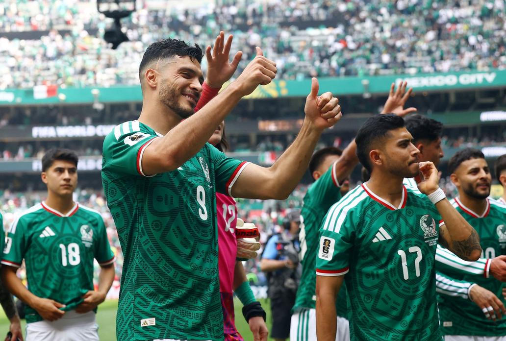 Mexická radost v zápase proti JAR na Aztéckém stadionu