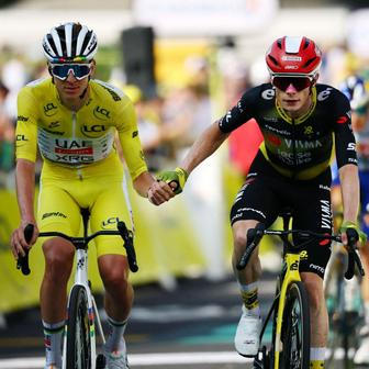 Tadej Pogačar a Jonas Vingegaard na Tour de France 2025