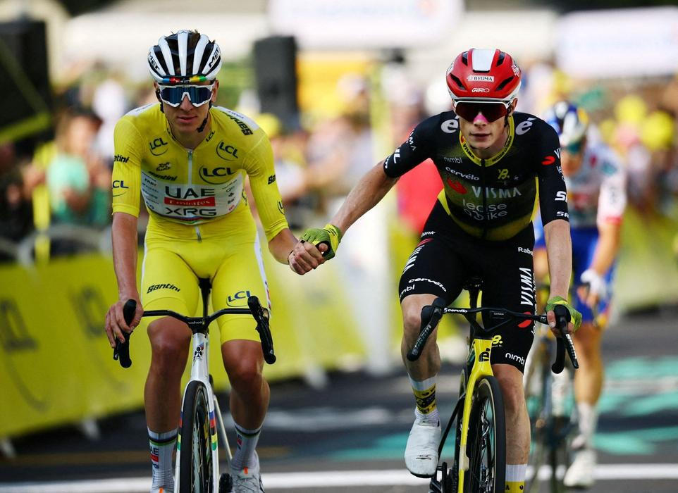 Tadej Pogačar a Jonas Vingegaard na Tour de France 2025