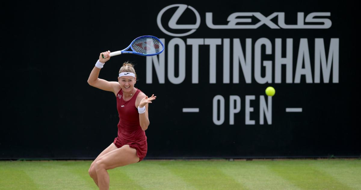 Bouzková v českém derby smetla Plíškovou a zahraje si v Nottinghamu o titul