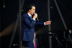Zazněla například píseň The Mercy Seat, Get Ready for Love a Bright Horses.