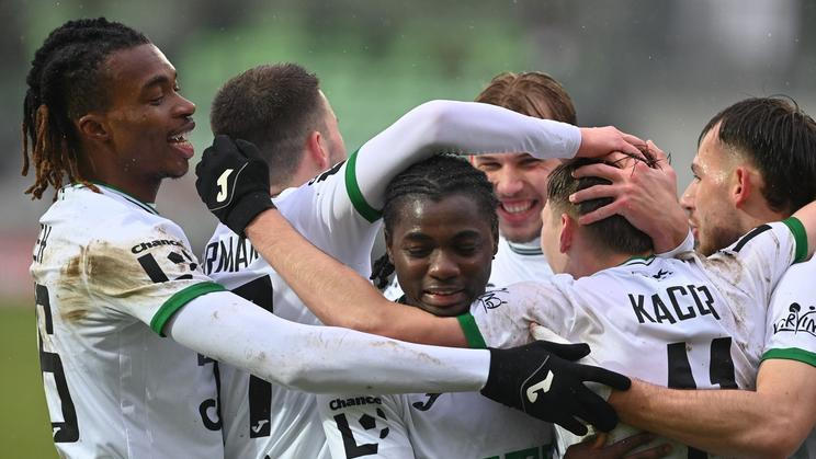 hráči MFK Karviná, fotbalisté, sportovci, radost