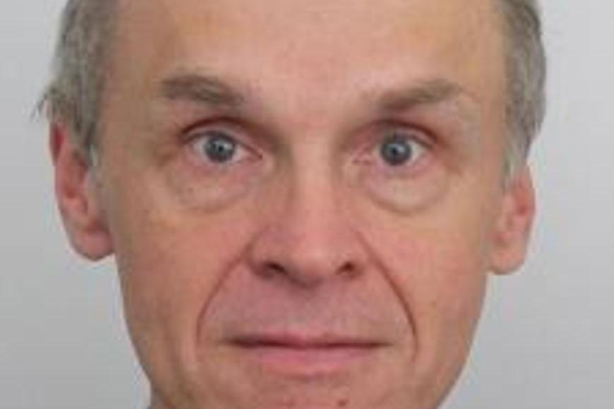 Policie stíhá muže se zbraní, mířil ve fabii k učilišti. Zná jeho totožnost