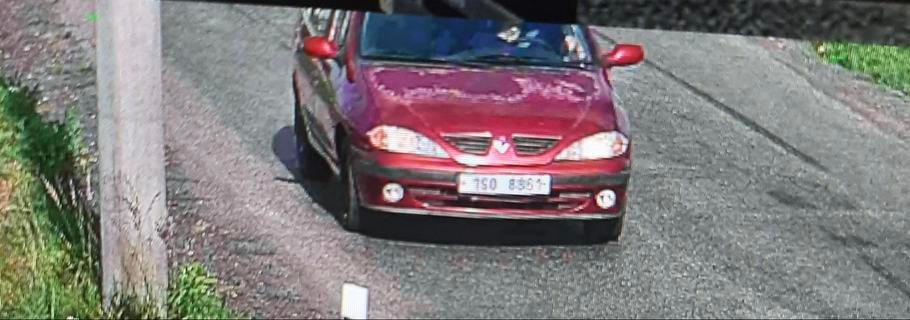 Vozidlo Renault Megane vínové barvy, RZ 1S0 8861. 