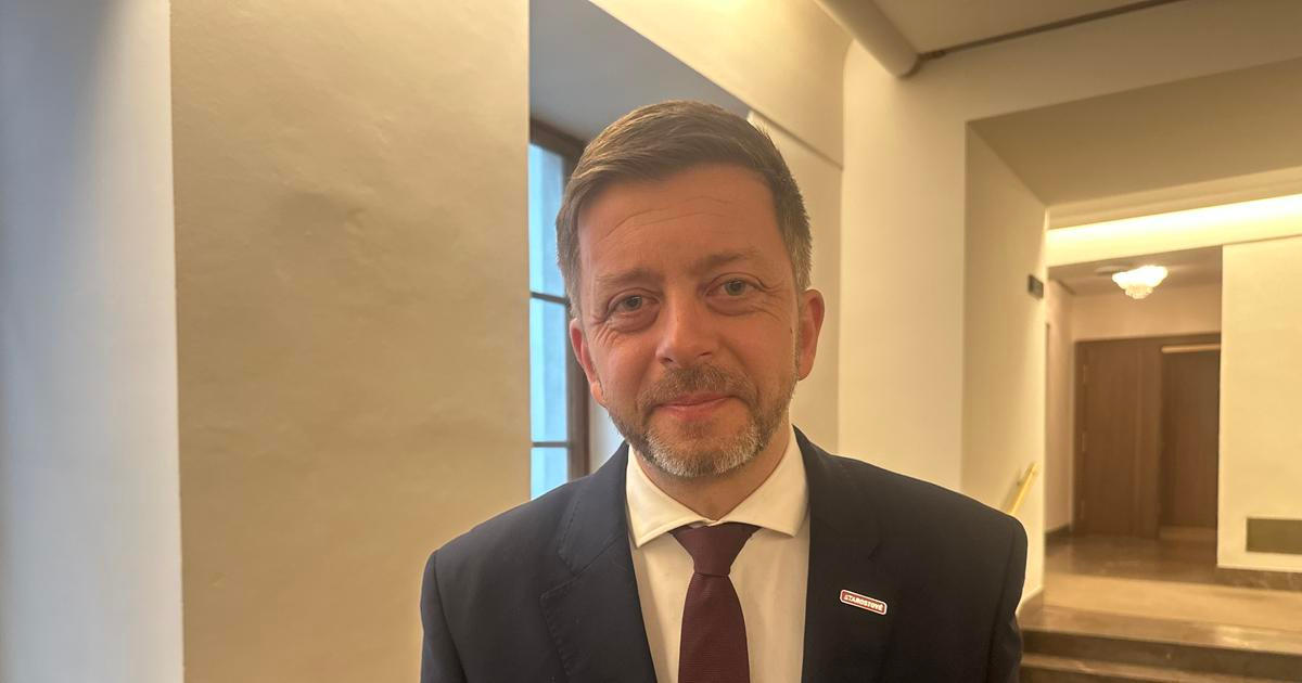 „Babiš se mstí za Motoristy a chce ovládnout ČT.“ Vláda si z toho nic nedělá 