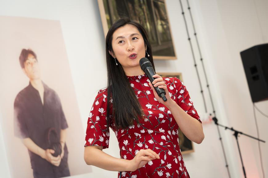 „Bez hůlek neusmažím ani řízky.“ Jak Kmoníček i Sue Nguyen zahájili unikátní výstavu