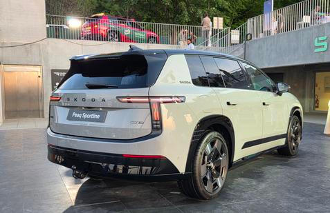 Škoda zveřejnila ceny velkého elektrického SUV Peaq: začínají na 1,15 milionu korun.