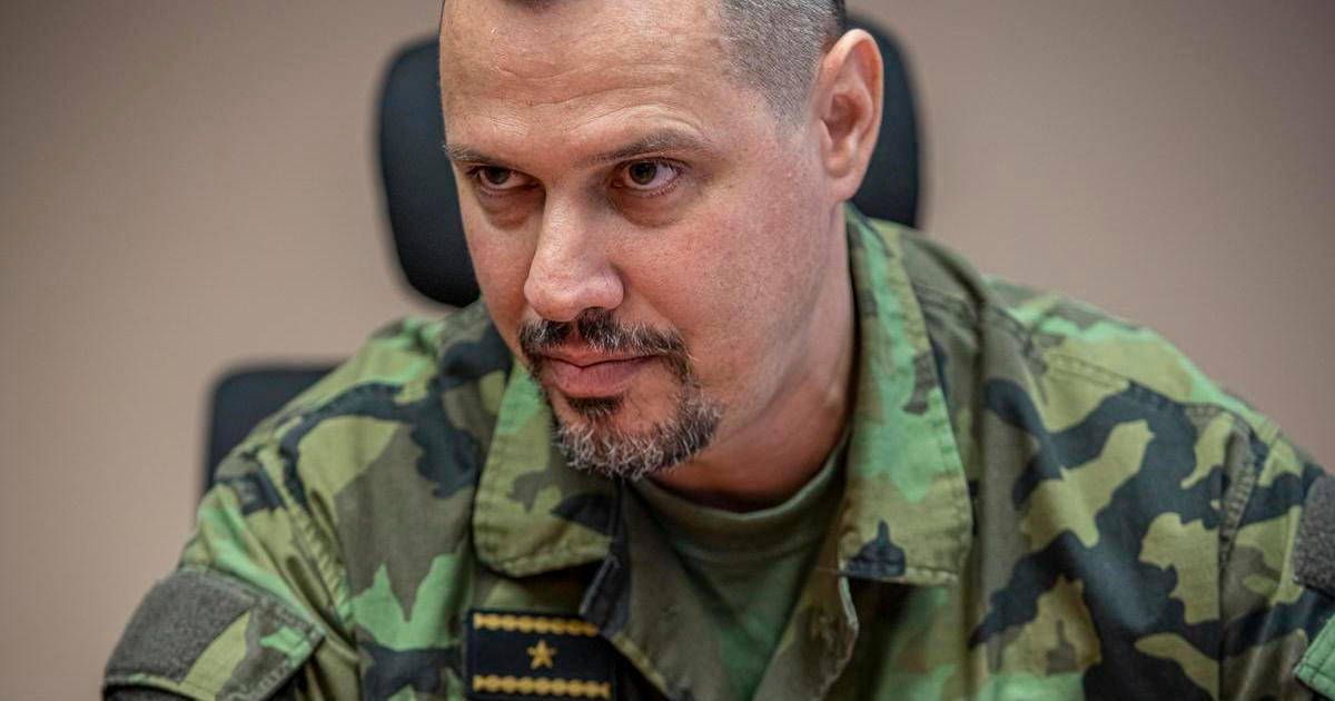 Hořký konec v armádě. Generál, na nějž zaútočil mladší voják, musí po 30 letech z uniformy