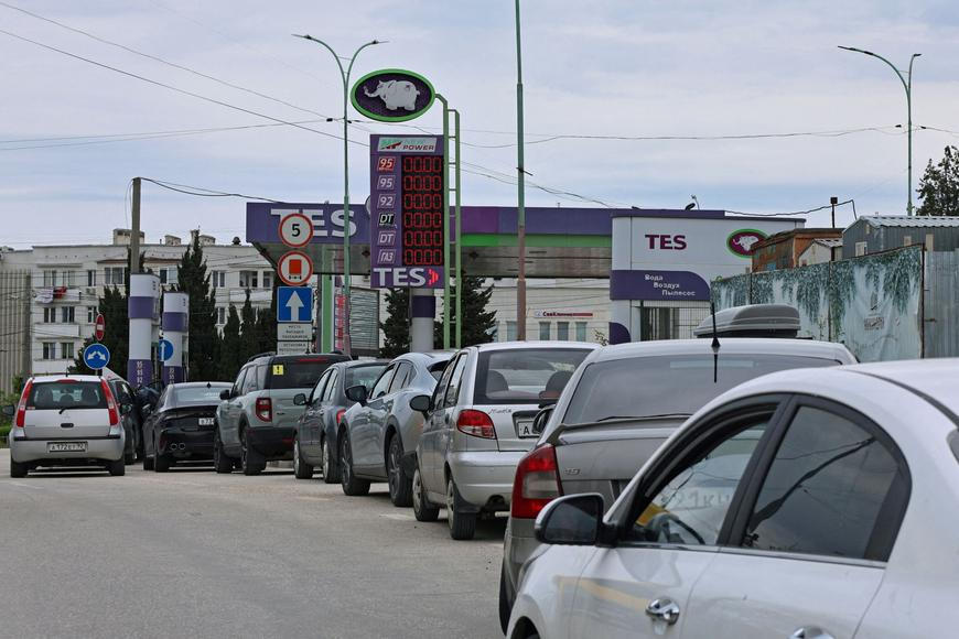 Sevastopol se po ukrajinském útoku ocitl bez proudu. Zachovejte klid, žádá gubernátor