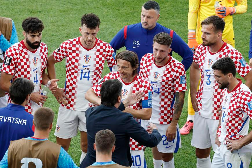 Ničíte fotbal, pálí kritici do nového pravidla. FIFA ho chce držet, prý nejde o peníze