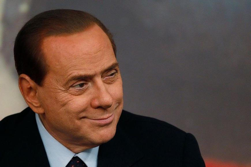 Katarská panovnická rodina koupí Berlusconiho vilu na Sardinii
