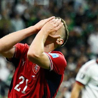 Zklamaný David Douděra v zápase Česko - Mexiko na MS 2026