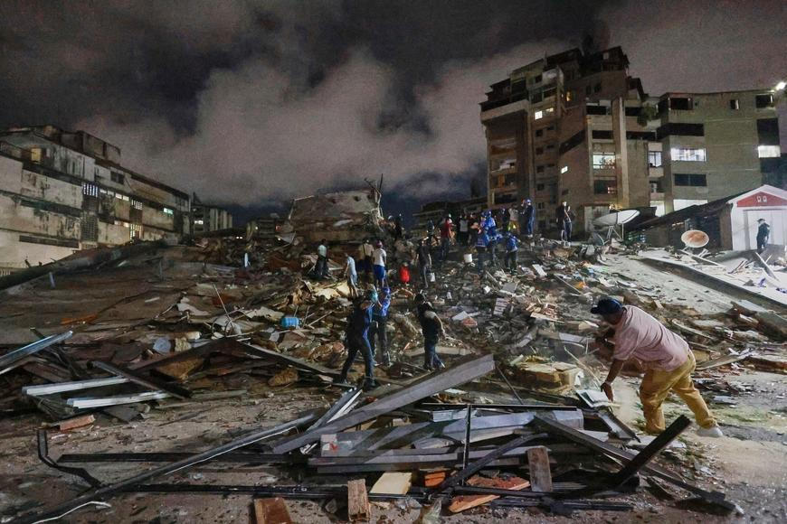 Venezuelu zasáhla dvě silná zemětřesení, podle vědců z USA mohou být desítky tisíc obětí