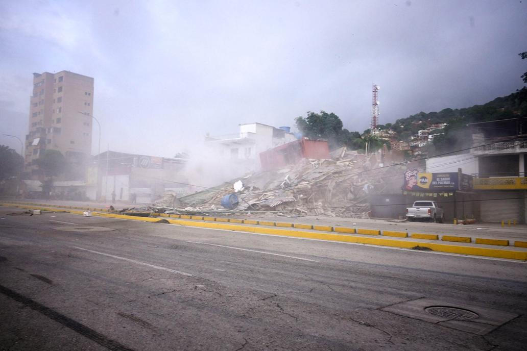 Aftermath of an earthquake in La Guaira