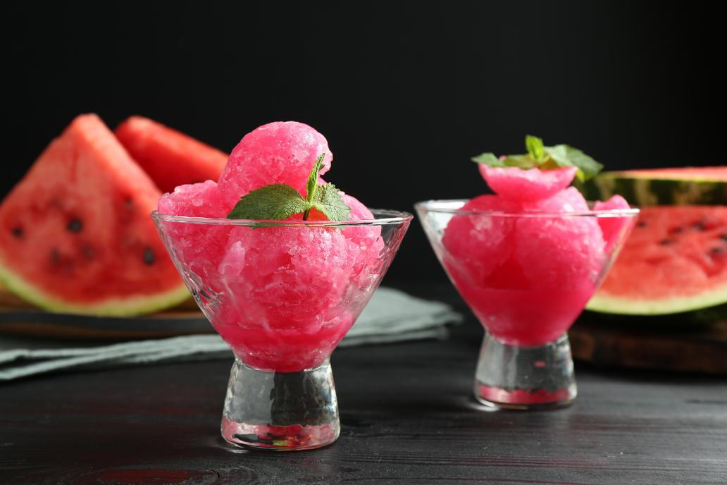 Nepovedlo se vám vybrat dokonalý meloun? Pak ho rozhodně nevyhazujte a vyrobte si z něj třeba osvěžující sorbet. Meloun