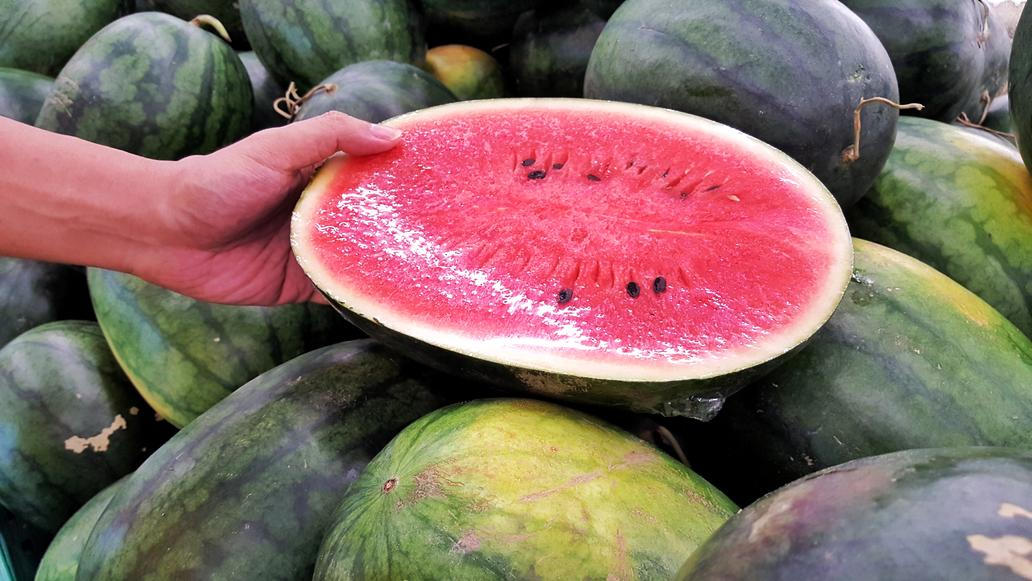 Nejste si jisti? Prostě si kupte meloun rozkrojený. Meloun