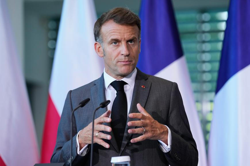 Zadrželi jsme tanker z ruské stínové flotily, pochlubil se Macron