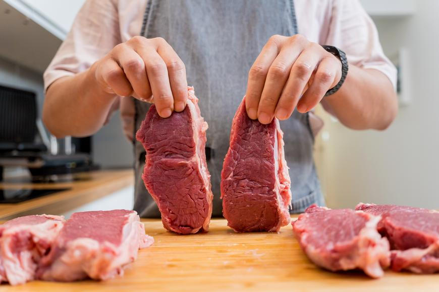 Měsíc v kuse jedli každý den hovězí maso. To, co poté ukázaly testy, všechny překvapilo