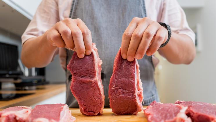 Raw,Fillet,Beef,Meat,For,Steaks,On,The,Home,Electric