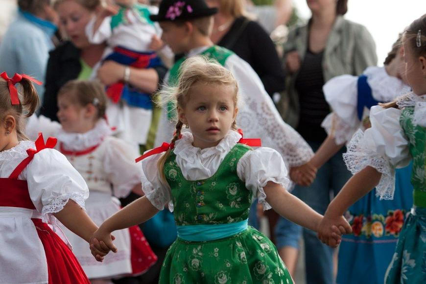 Začíná mezinárodní folklorní festival ve Strážnici, potrvá do neděle