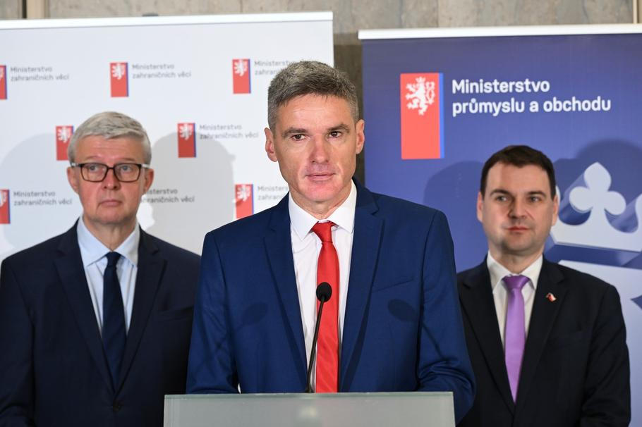 Karel Havlíček, ministr průmyslu a obchodu, Kryštof Šafer, komisař pro Expo Bělehrad 2027, Petr Macinka, ministr zahraničí, politik