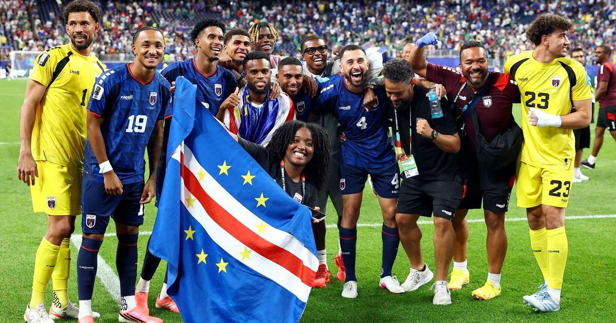 Pohádkový příběh outsidera pokračuje. Nejmenší země v historii play off MS vyzve šampiony