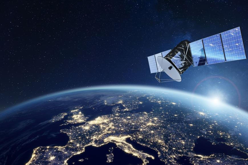 Řecké lesní požáry ve světovém prvenství sleduje kufříkový satelit