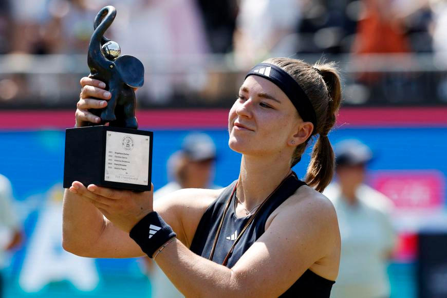 Muchová se na Wimbledon naladila vítězstvím v Bad Homburgu. Ósakaovou zradilo chodidlo