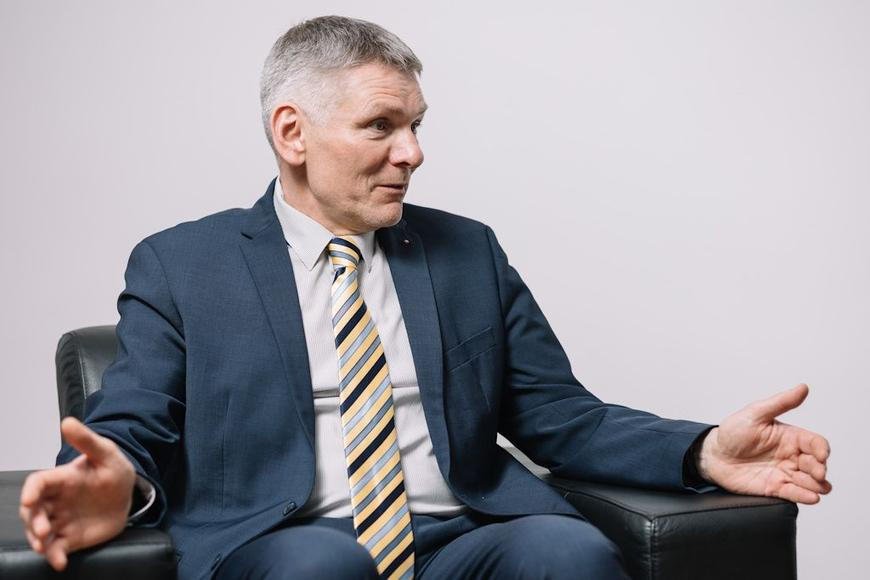 Budoucnost bojiště patří dronům a umělé inteligenci, míní expert