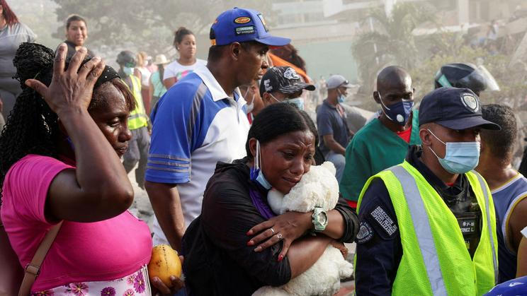 Aftermath of earthquakes in La Guaira