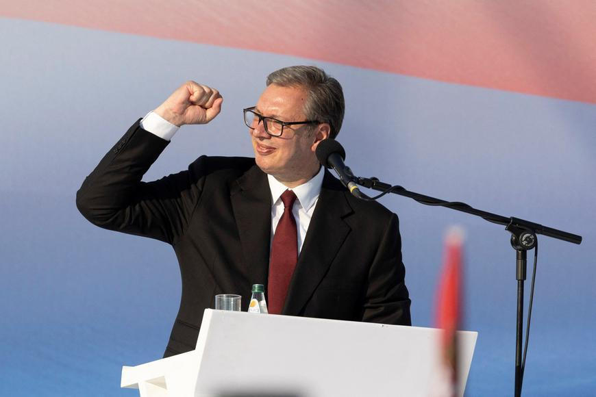 Vučić oznámil, že za několik týdnů rezignuje a v zemi budou předčasné volby