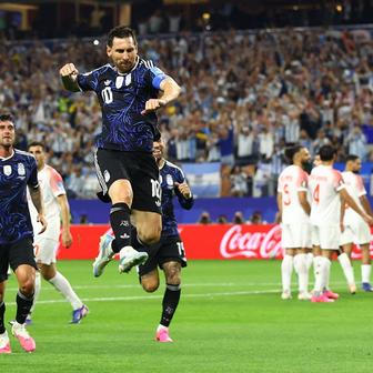 Lionel Messi slaví gól v zápase MS 2026 Argentina - Jordánsko.