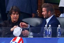 Tom Cruise a David Beckham v hledišti během zápasu USA – Austrálie na MS 2026