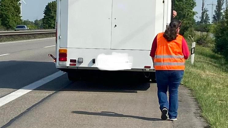 Porucha autobusu na dálnici
