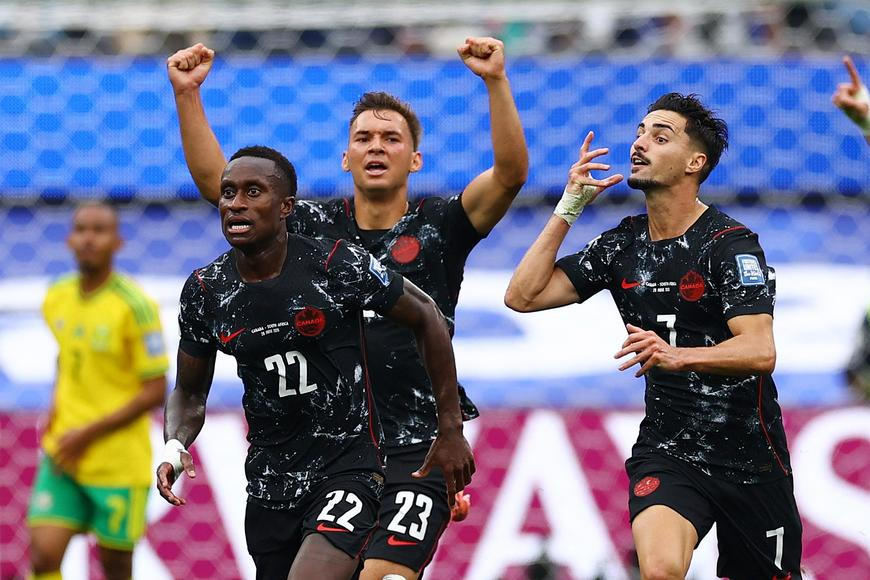 Kanada otevřela play off vítězným dramatem. Jižní Afriku vyřadila „last minute“ gólem